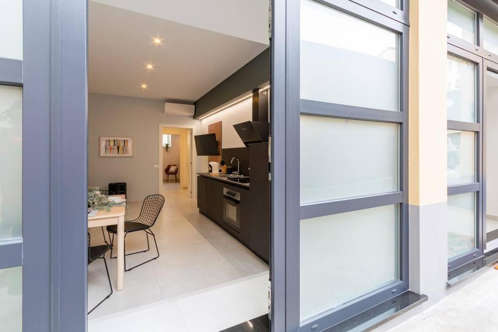Champagne Loft Apartment Милано Екстериор снимка